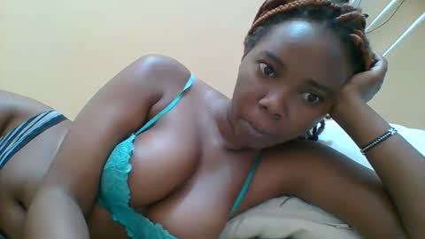 Queen online show from October 2025 06:52:02 AM