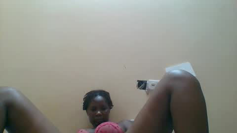 Queen online show from February 2026 08:05:01 PM