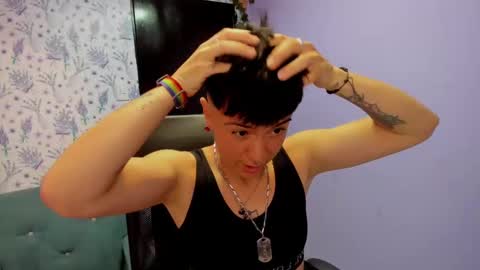 hannah online show from September 2025 02:44:01 AM