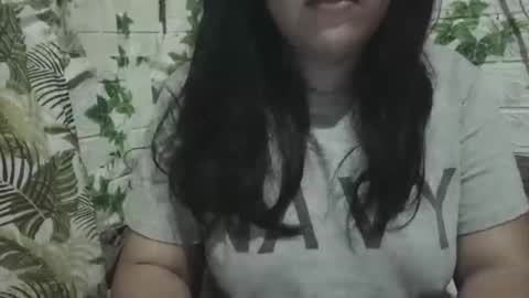 hotiemorenagurl18 online show from May 2026 09:09:01 PM
