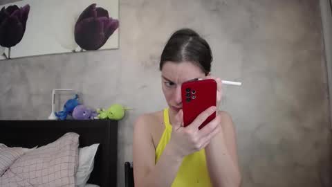 Lia   online show from April 2026 12:50:01 PM