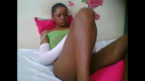 Snapshot of hotjeylee chatting on November 2025 01:27:02 AM LOYCE online show from November 2025 01:27:02 AM