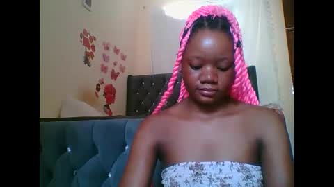 Snapshot of hotjeylee chatting on December 2025 10:35:01 AM LOYCE online show from December 2025 10:35:01 AM