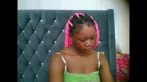 Snapshot of hotjeylee chatting on December 2025 10:26:01 PM LOYCE online show from December 2025 10:26:01 PM