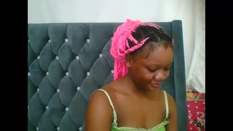 Snapshot of hotjeylee chatting on December 2025 08:02:01 PM LOYCE online show from December 2025 08:02:01 PM