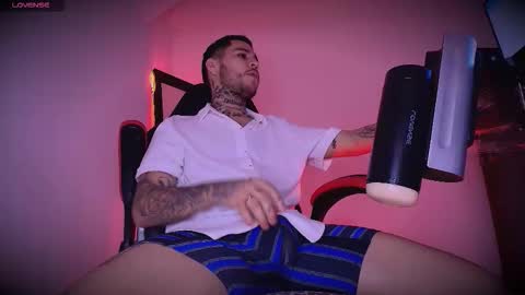 Snapshot of hotlatinox20cm chatting on January 2026 07:27:02 PM HoTLatinoX20CM online show from January 2026 07:27:02 PM