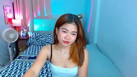 Snapshot of hotlayla_ chatting on January 2025 12:28:02 PM Layla online show from January 2025 12:28:02 PM