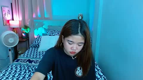 Snapshot of hotlayla_ chatting on January 2025 12:18:01 PM Layla online show from January 2025 12:18:01 PM