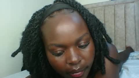 hotlina01 online show from February 2026 05:43:01 PM