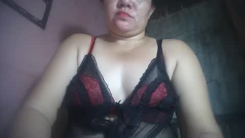 Snapshot of hotmatureladyxxx chatting on May 2026 12:35:02 PM hotmatureladyxxx online show from May 2026 12:35:02 PM
