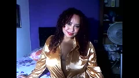 Snapshot of hotmaturelatin chatting on December 2025 06:57:02 PM JADE online show from December 2025 06:57:02 PM