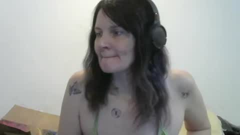 hotmodel1984 online show from February 2026 09:47:02 PM