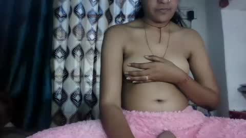 Snapshot of hotnsweetindian chatting on February 2025 10:46:01 AM lola online show from February 2025 10:46:01 AM