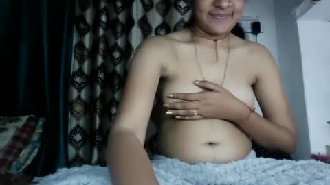 Snapshot of hotnsweetindian chatting on February 2025 01:49:02 PM lola online show from February 2025 01:49:02 PM