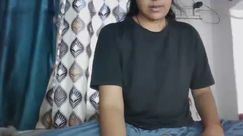 Snapshot of hotnsweetindian chatting on October 2025 06:28:01 AM lola online show from October 2025 06:28:01 AM