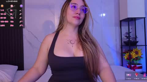 Snapshot of hotpawgmilf chatting on May 2026 03:14:02 AM Sussy Bloom online show from May 2026 03:14:02 AM