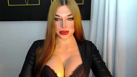 Snapshot of hotstellacumxxx chatting on December 2024 07:23:01 PM STELLA online show from December 2024 07:23:01 PM