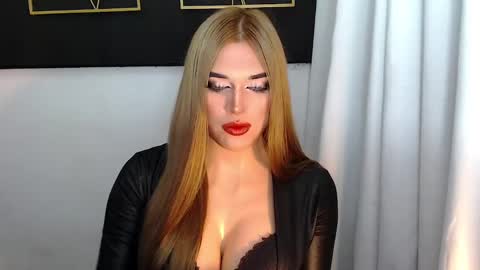 Snapshot of hotstellacumxxx chatting on January 2025 05:37:02 AM STELLA online show from January 2025 05:37:02 AM