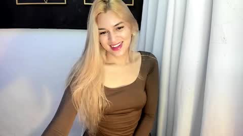 Snapshot of hotstellacumxxx chatting on October 2025 09:04:01 PM STELLA online show from October 2025 09:04:01 PM