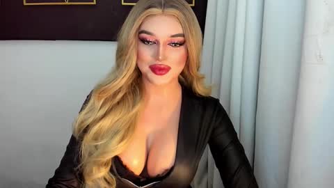 Snapshot of hotstellacumxxx chatting on February 2026 06:42:01 PM STELLA online show from February 2026 06:42:01 PM