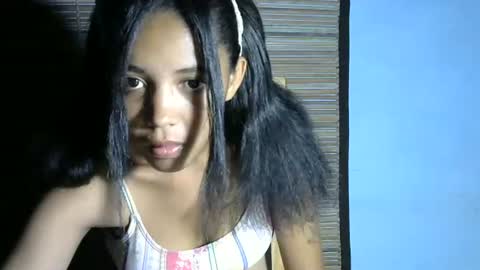 Snapshot of hott_beauty chatting on November 2025 03:43:02 AM MULAN online show from November 2025 03:43:02 AM