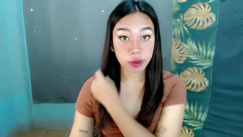 Snapshot of hott_cumforyou chatting on February 2025 01:54:02 AM jelaigrande  online show from February 2025 01:54:02 AM