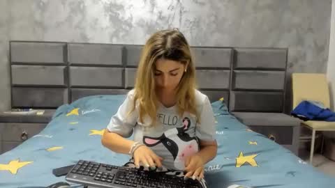 Snapshot of hottalicia2 chatting on October 2025 09:24:02 PM hottalicia2 online show from October 2025 09:24:02 PM