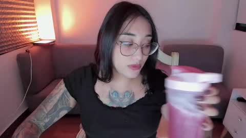 Snapshot of hottbee3645 chatting on January 2026 10:37:01 PM hottbee3645 online show from January 2026 10:37:01 PM