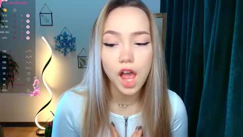 Snapshot of hottease_pvt chatting on December 2024 08:28:02 AM hello Im Eva online show from December 2024 08:28:02 AM