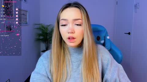 Snapshot of hottease_pvt chatting on January 2025 01:56:01 AM hello Im Eva online show from January 2025 01:56:01 AM