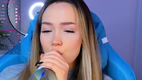 Snapshot of hottease_pvt chatting on January 2025 08:00:02 AM hello Im Eva online show from January 2025 08:00:02 AM