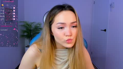 Snapshot of hottease_pvt chatting on January 2025 11:16:01 AM hello Im Eva online show from January 2025 11:16:01 AM