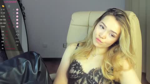 Snapshot of hottease_pvt chatting on January 2025 11:21:02 AM hello Im Eva online show from January 2025 11:21:02 AM