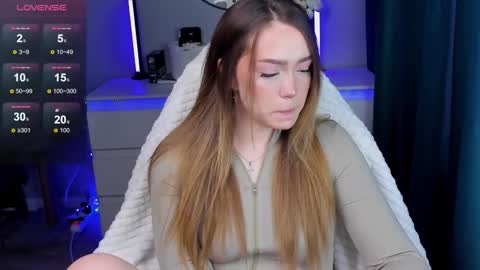 hello Im Eva online show from November 2025 10:12:02 AM