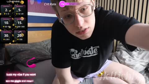 Snapshot of hottiebb95 chatting on January 2025 02:48:01 AM Roberts stones online show from January 2025 02:48:01 AM