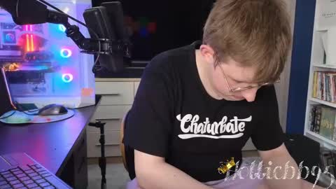 Snapshot of hottiebb95 chatting on February 2025 11:20:01 AM Roberts stones online show from February 2025 11:20:01 AM