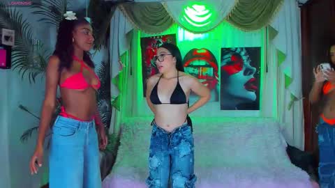 hotties_kittens18 online show from March 2026 08:57:02 PM