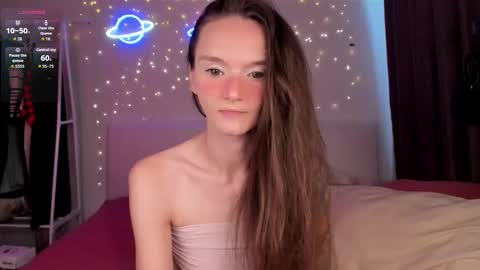 Snapshot of hottiesteverly chatting on November 2025 07:47:02 AM Jane online show from November 2025 07:47:02 AM