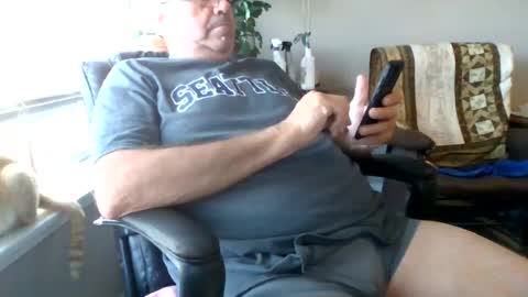 Snapshot of hottop_1981 chatting on July 2026 12:39:02 AM Hottop 1981 online show from July 2026 12:39:02 AM