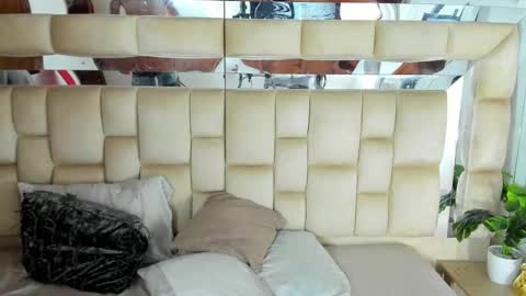   online show from November 2025 12:31:02 PM