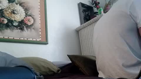 Snapshot of houndmefromhell chatting on February 2025 09:58:02 PM houndmefromhell online show from February 2025 09:58:02 PM