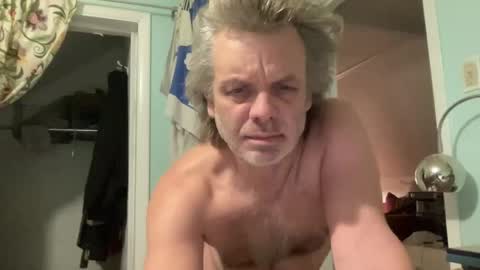 Snapshot of howlingatnothing chatting on November 2025 11:59:01 PM howlingatnothing online show from November 2025 11:59:01 PM