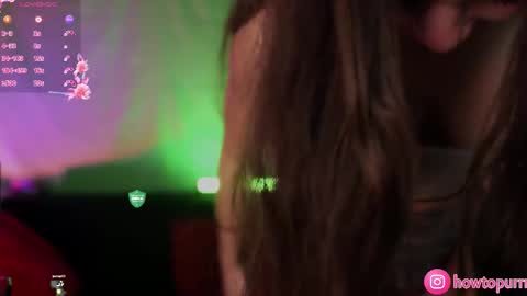 Snapshot of howtomeow chatting on September 2025 05:13:02 PM Mia online show from September 2025 05:13:02 PM