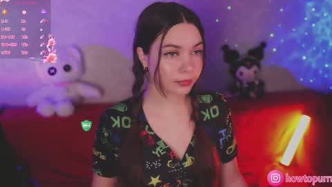 Snapshot of howtomeow chatting on October 2025 04:42:01 PM Mia online show from October 2025 04:42:01 PM