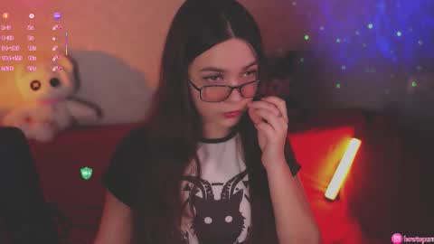 Snapshot of howtomeow chatting on October 2025 04:51:01 PM Mia online show from October 2025 04:51:01 PM