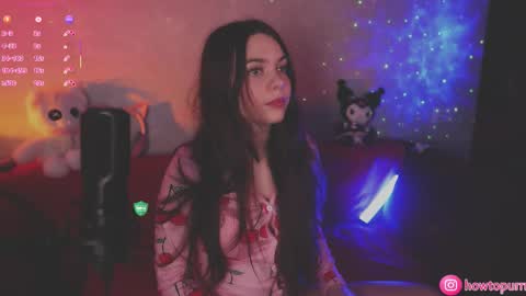 Snapshot of howtomeow chatting on November 2025 05:11:01 PM Mia online show from November 2025 05:11:01 PM