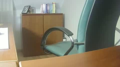 Snapshot of hpeter111 chatting on December 2024 07:11:01 PM Peter online show from December 2024 07:11:01 PM