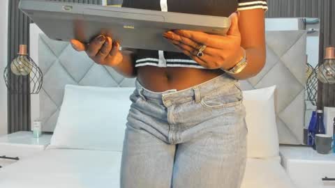 Snapshot of huddah_cam chatting on September 2025 11:13:02 AM huddah online show from September 2025 11:13:02 AM