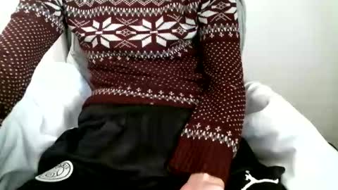 Snapshot of hug_me chatting on October 2025 11:55:01 AM Keanu online show from October 2025 11:55:01 AM