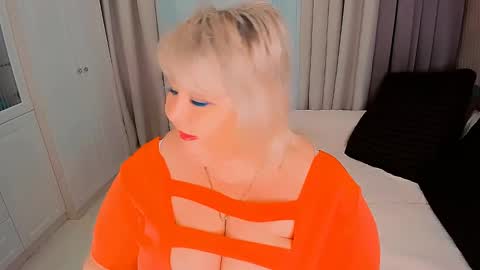 Snapshot of huge_booobs chatting on January 2025 08:30:02 PM milli online show from January 2025 08:30:02 PM